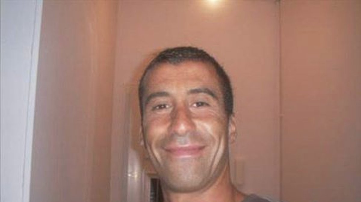 Polisen Ahmed Merabet sköts ihjäl i Paris när han försvarade yttrandefriheten.